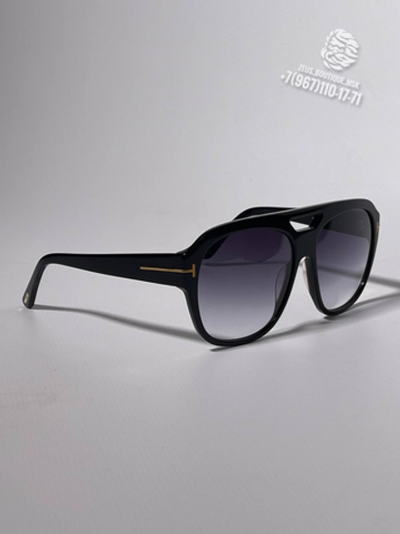 Солнцезащитные очки Tom Ford