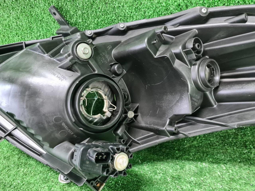 Битая Фара правая Suzuki Swift 4 (2011-2013) галоген