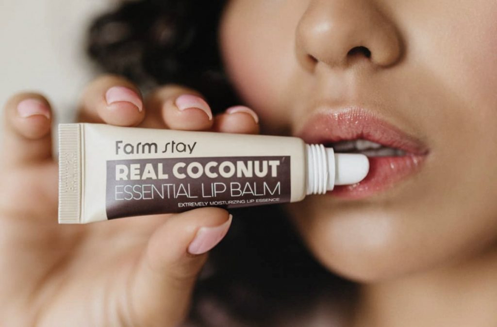 FarmStay Бальзам для губ с экстрактом кокоса - Real coconut essential lip balm, 10мл