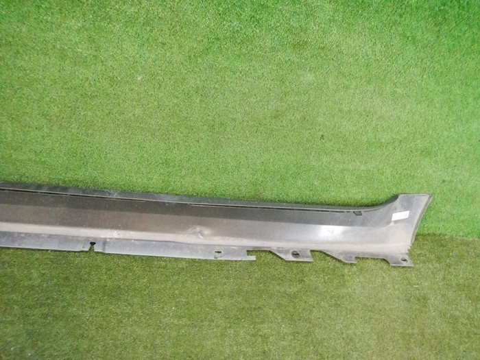 Накладка порога правая BMW 5er G30 (2017-2020)