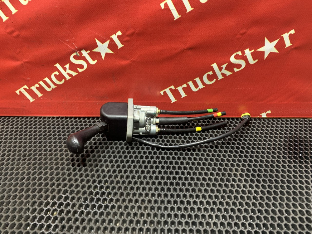 Кран ручного тормоза 2023г