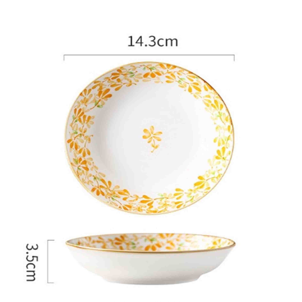 Тарелка с оранжевыми лепестками