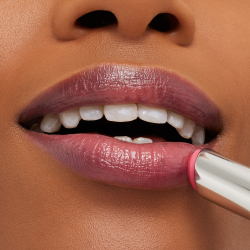 MAC Cosmetics Glow Play Lip Balm - Питательный и увлажняющий бальзам для губ, 3,14 g