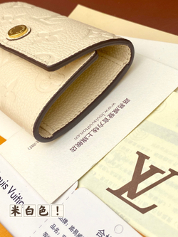 Louis Vuitton 6 Key Holder