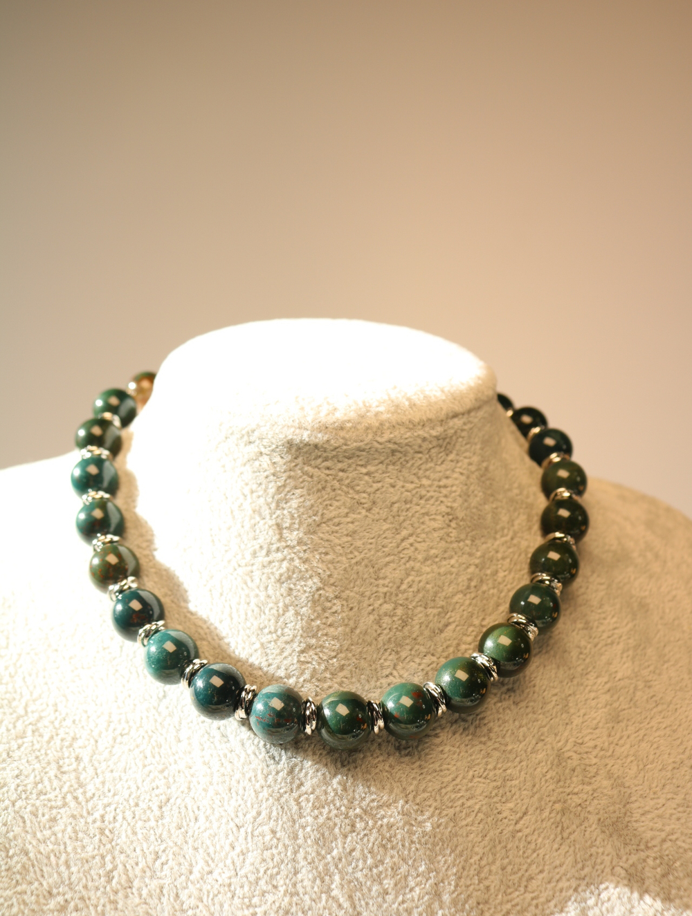 Чокер из гелиотропа «Хранитель глубин»