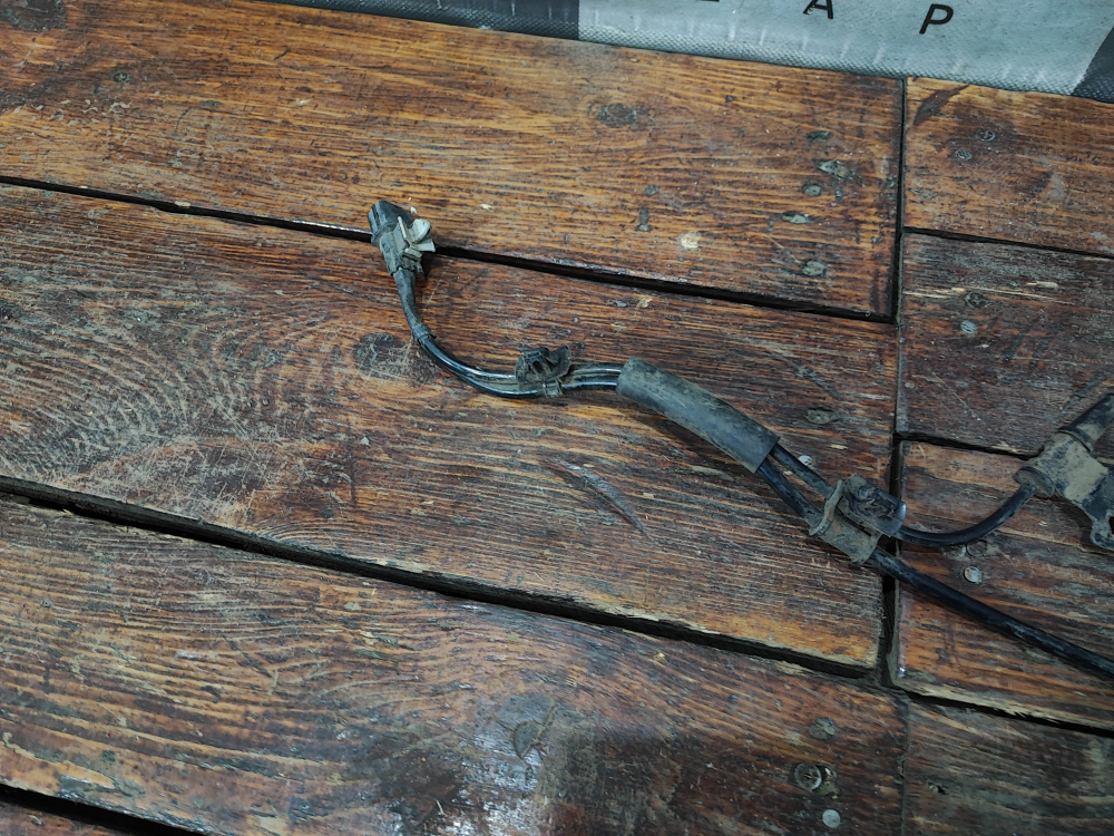 Проводка амортизатора переднего правого Genesis G90 1 (HI) 16-19 Б/У Оригинал 54649D2051