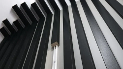 Интерьерная рейка МДФ САВАШ BLACK BRILLIANT 22*30*2800