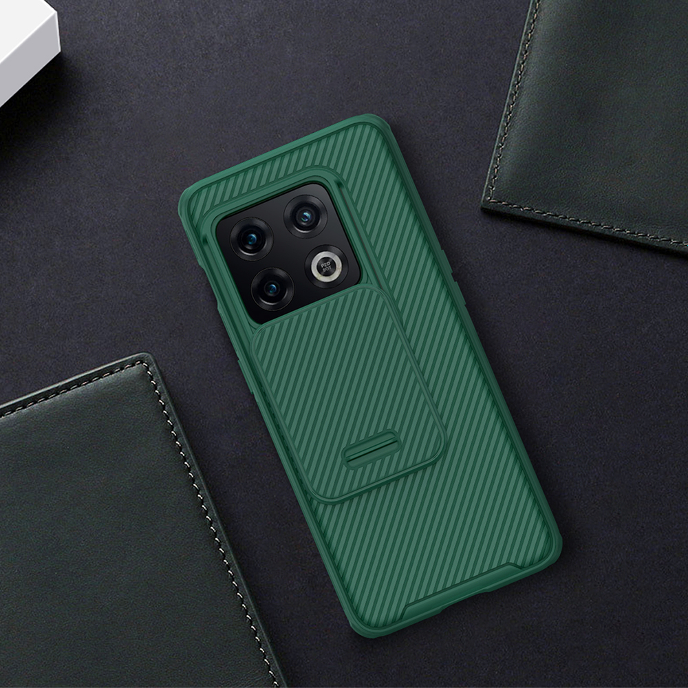 Двухкомпонентный чехол зеленого цвета на OnePlus 10 Pro от Nillkin, серия CamShield Pro Case, с сдвижной шторкой для камеры