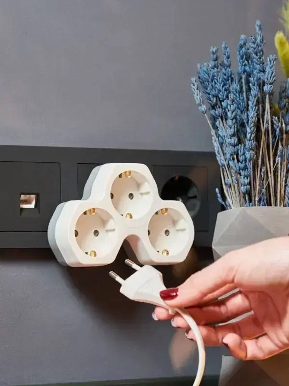 Тройник для розетки электрический, 16 А с заземлением REXANT