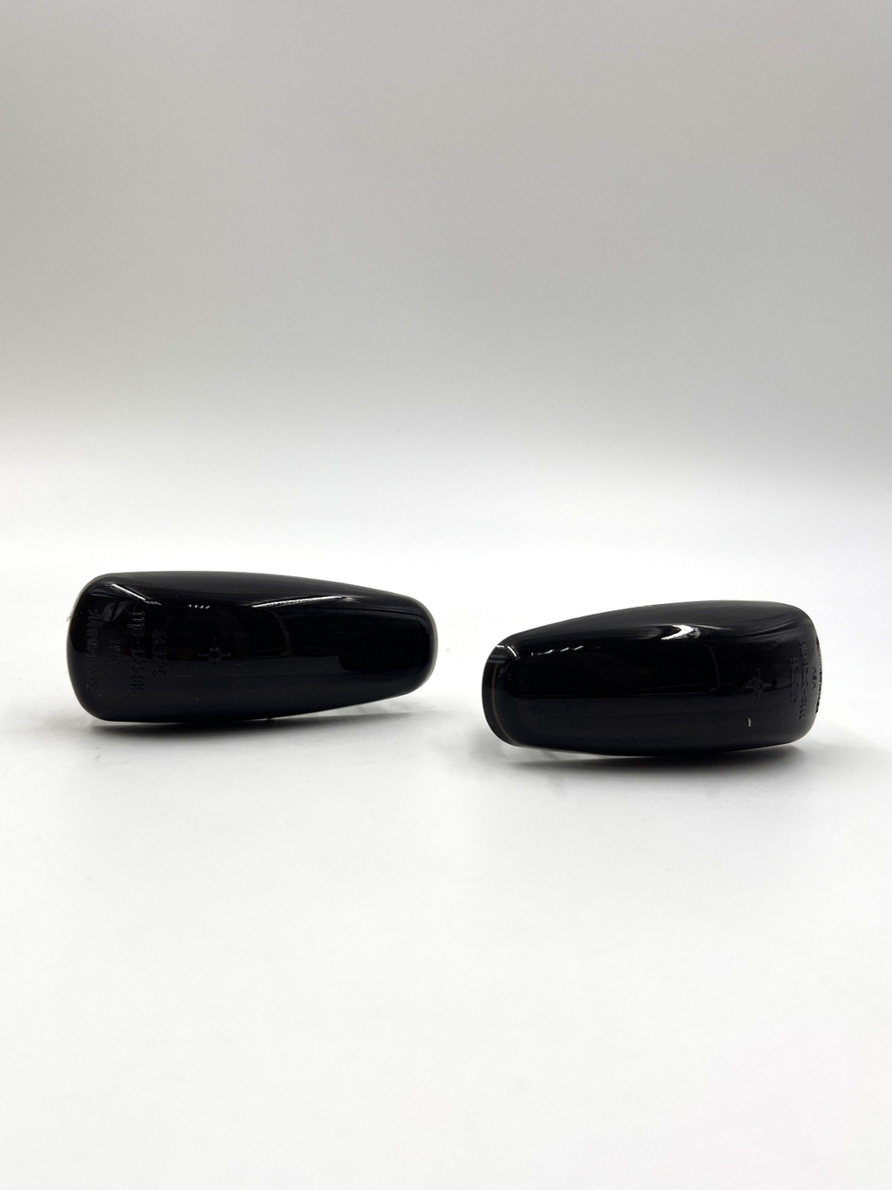 Повторители поворота на крыло диодные черные тонированные для Лада Приора, Калина 2 шт