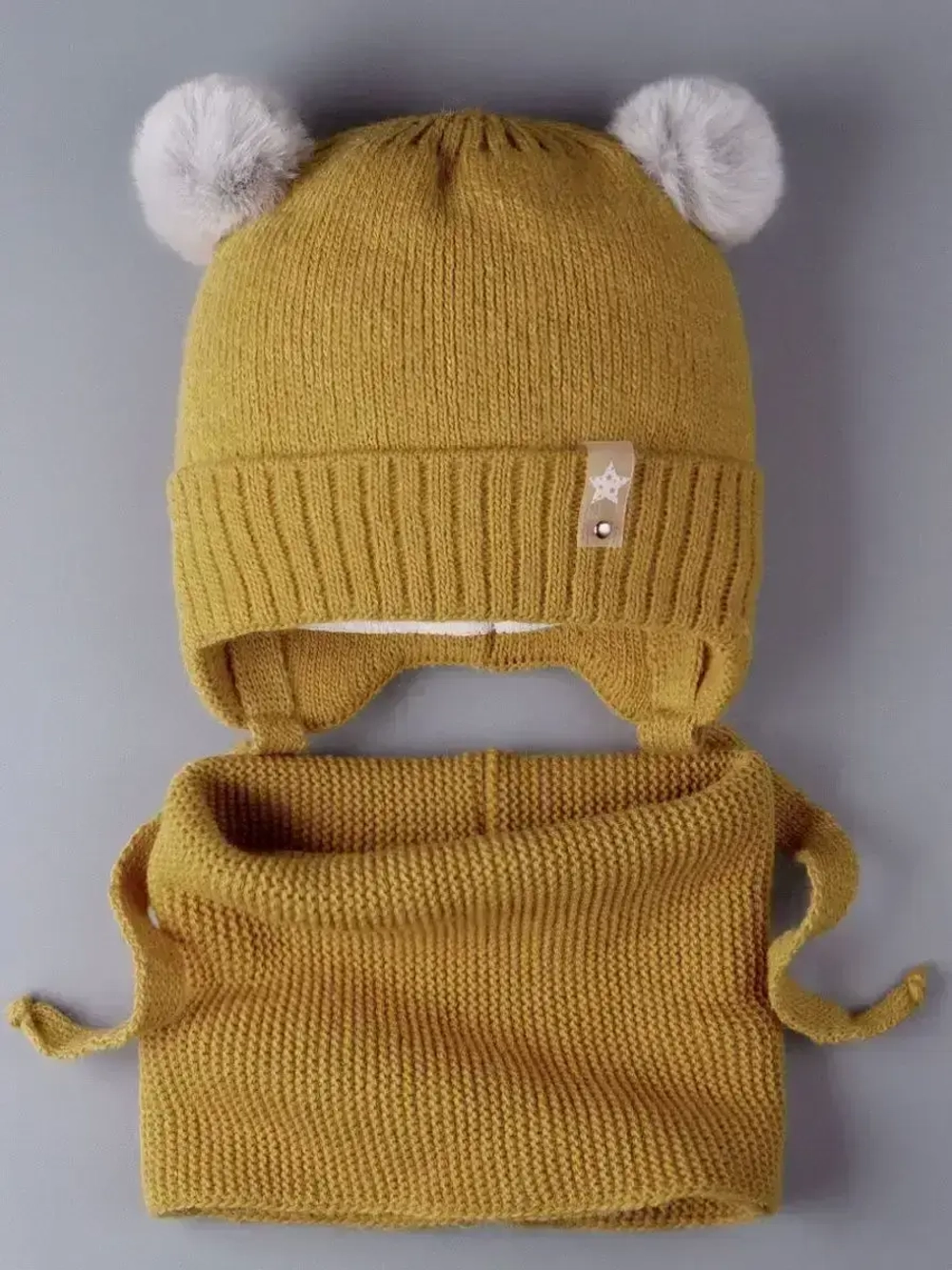 Шапка детская зимняя вязаная и снуд