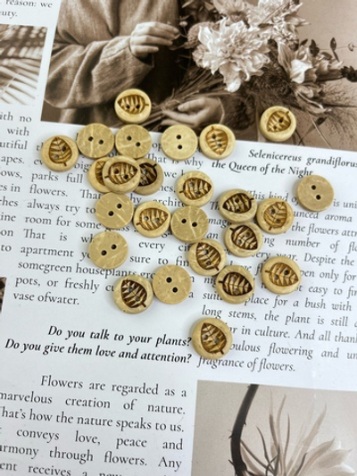 ЛИСТОК №6 - Пуговицы деревянные 12мм (1172 Аполлинария)