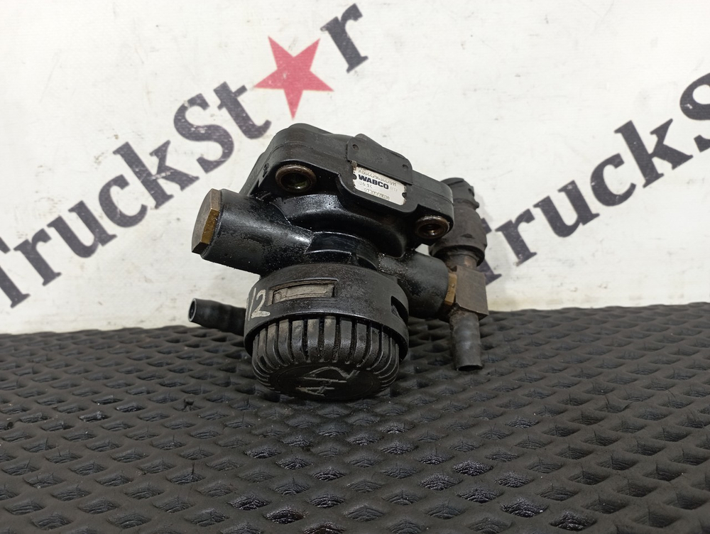 Клапан ускорительный