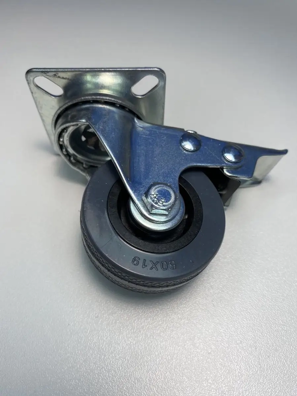 Колесо мебельное поворотное D=50мм H=70мм со стопором, 2 шт