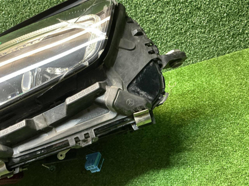 Фара правая Mercedes S W223 (20-нв) Digital Light