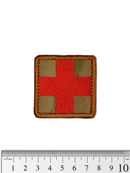 Шеврон Красный крест медика вышивка 5 см. Фон Мультикам