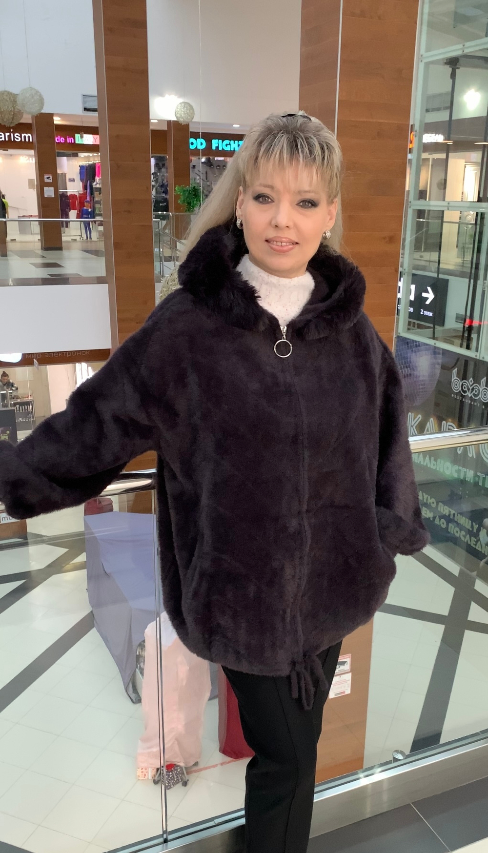 Теплый жакет-куртка из альпака с капюшоном