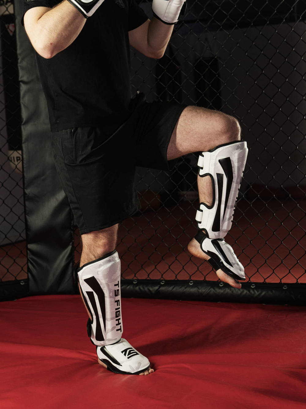 Защита голени и стопы Tomorrow Star Fury White Black