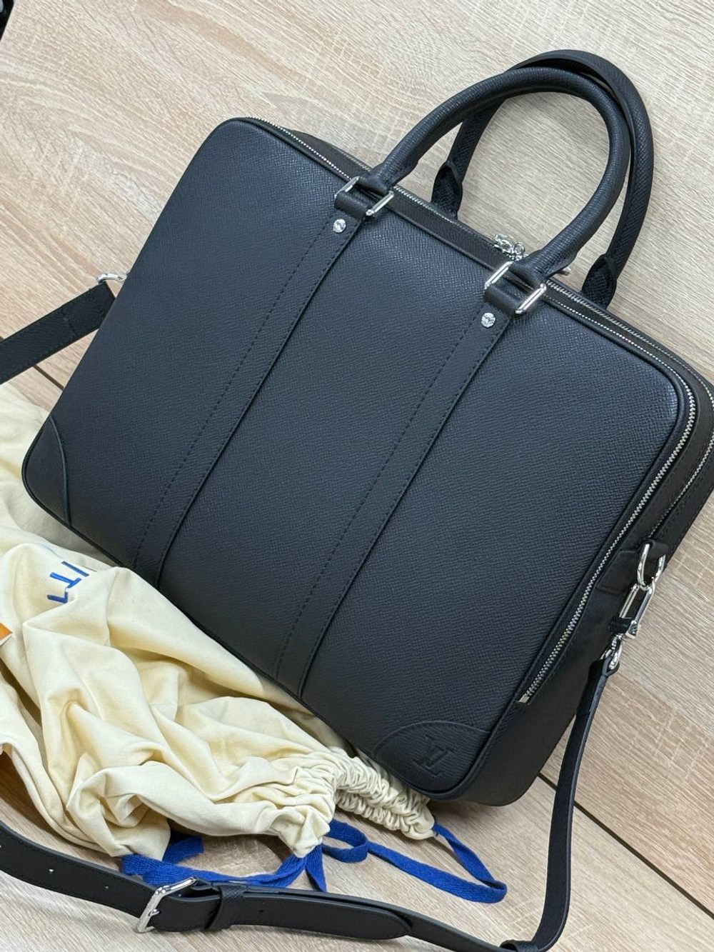 Портфель Louis Vuitton
