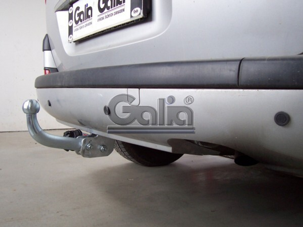 Фаркоп оцинкованный Galia C031A для Citroen C8 2002-2010, FIAT Ulysse 2002-2010, Lancia Phedra 2002-2010, Peugeot 807 2002-2010(паспорт и сертификат в комплекте)(без электрики)