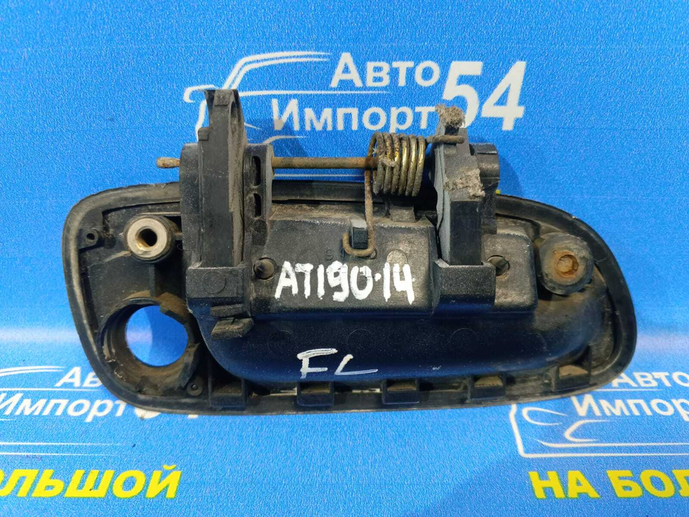 Ручка двери передней левой внешняя TOYOTA CARINA E 1995