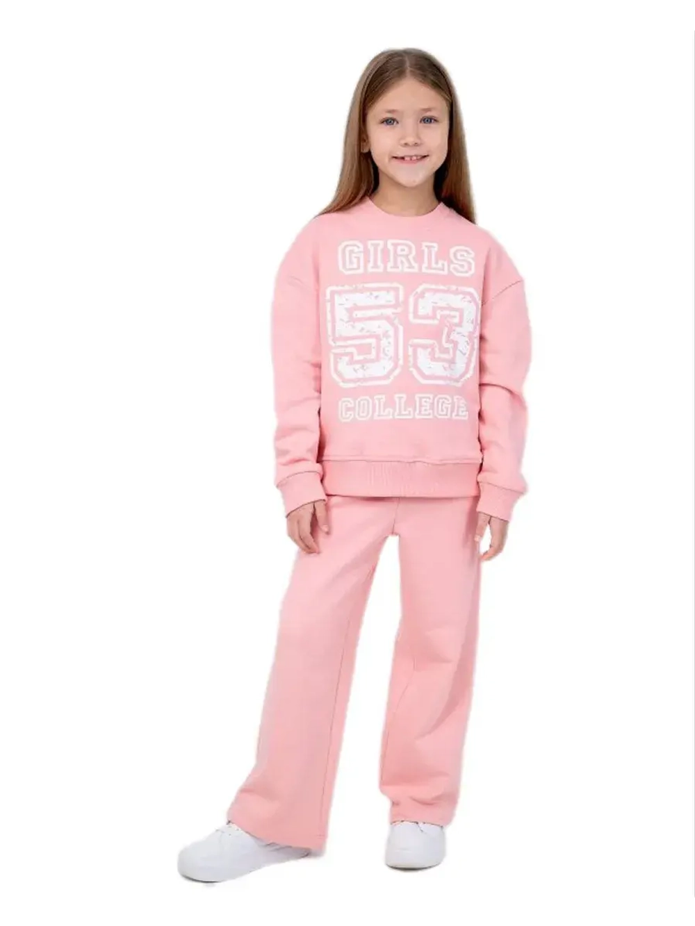 Спортивный костюм для девочки.