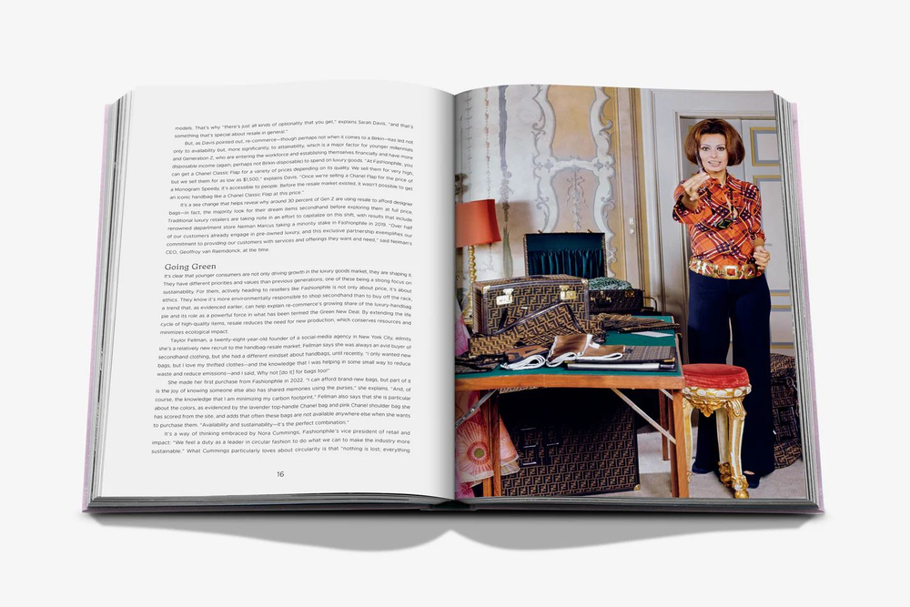 Книга на английском языке Assouline FASHIONPHILE: THE BOOK OF ICONIC BAGS