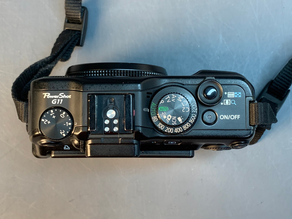 Canon PowerShot G11 не работает вспышка, царапинки на линзе