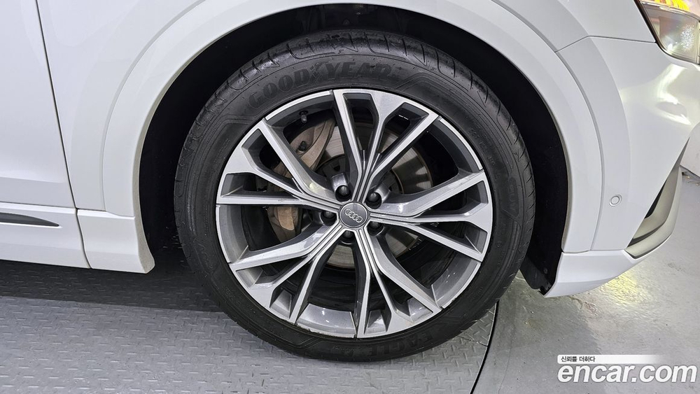 Audi Q8 (4M) 50 TDI Quattro Premium (12.2020)