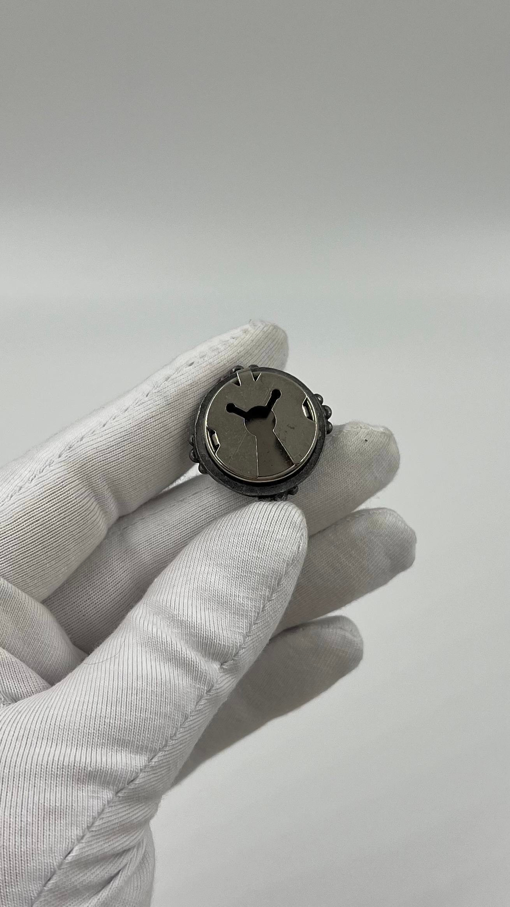 Накладка на пуговицу в виде монеты