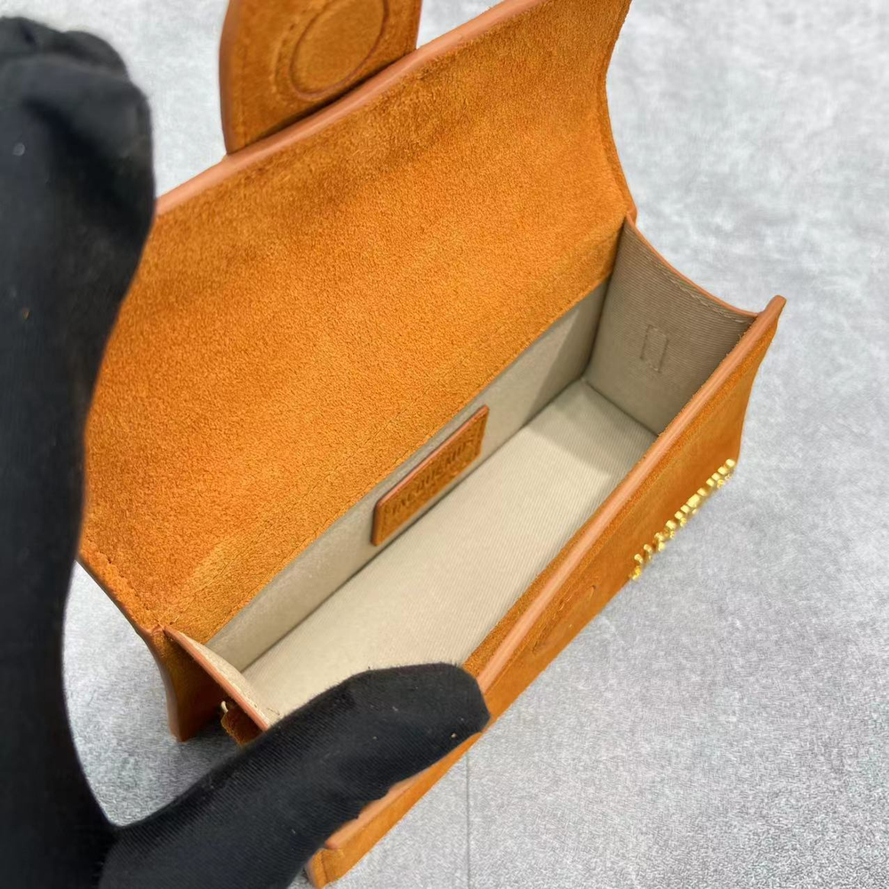 Jacquemus Le Bambino 17 cm