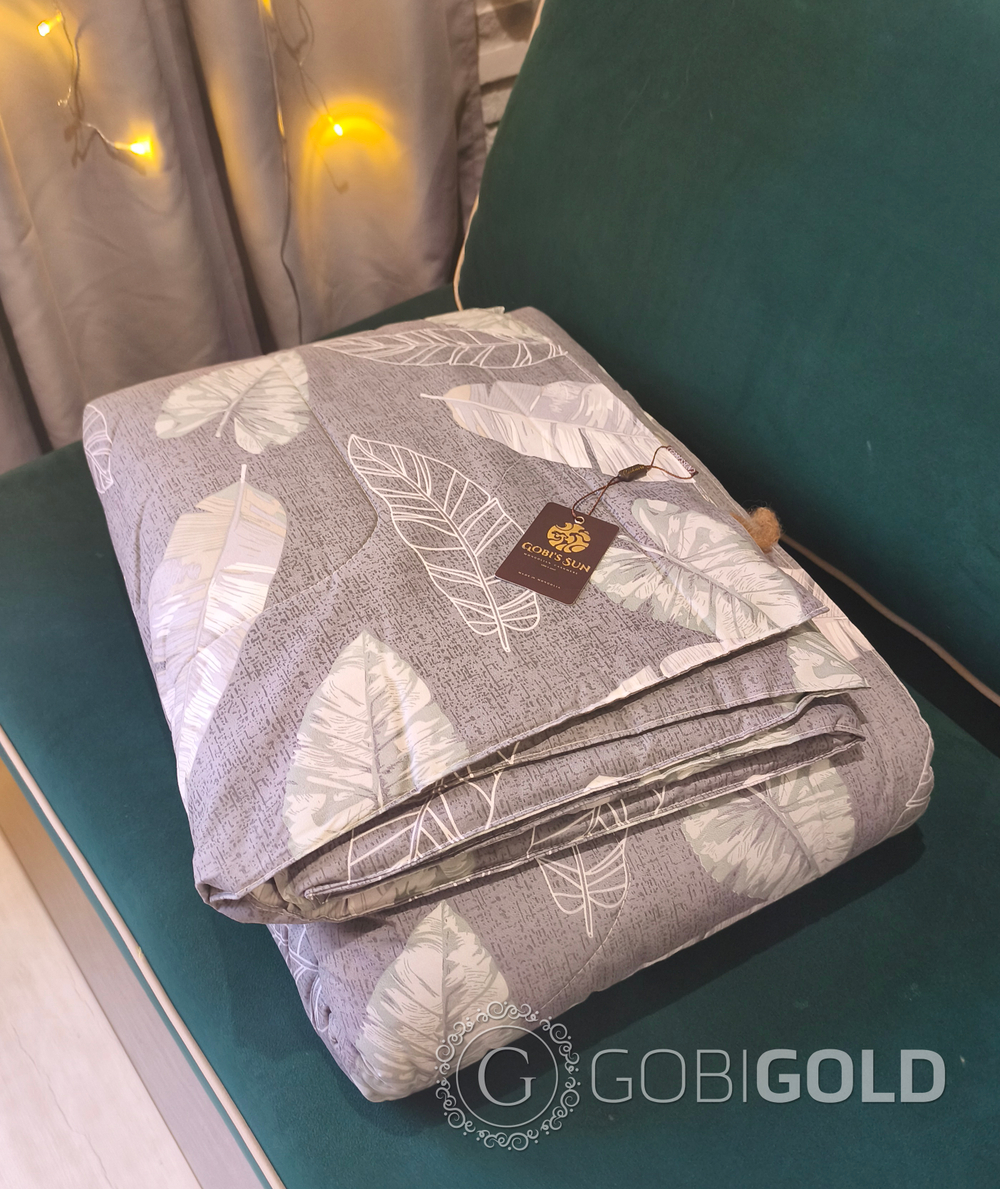 Одеяло стеганое из 100% верблюжьего пуха 210х220 см. (GOBI'S SUN)