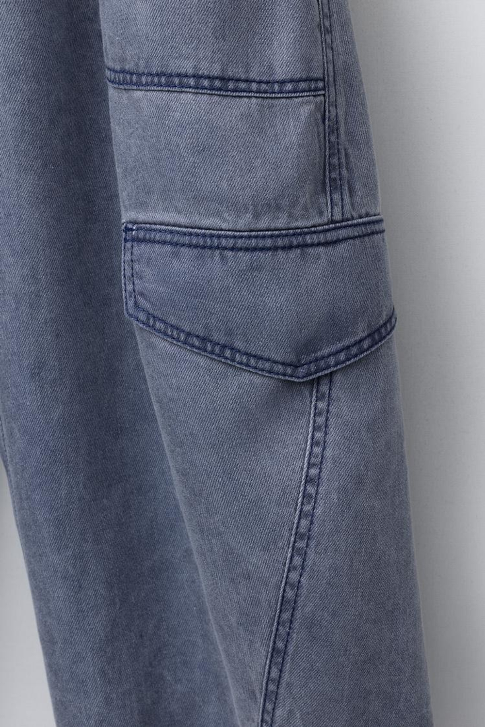 ZARA ДЛИННЫЙ СВОБОДНЫЙ КОМБИНЕЗОН КАРГО, ВЫЦВЕТШИЙ СИНИЙ