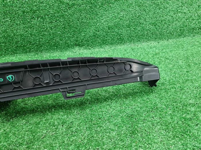 Воздуховод радиатора нижний BMW X3 G01 (2017-2021)