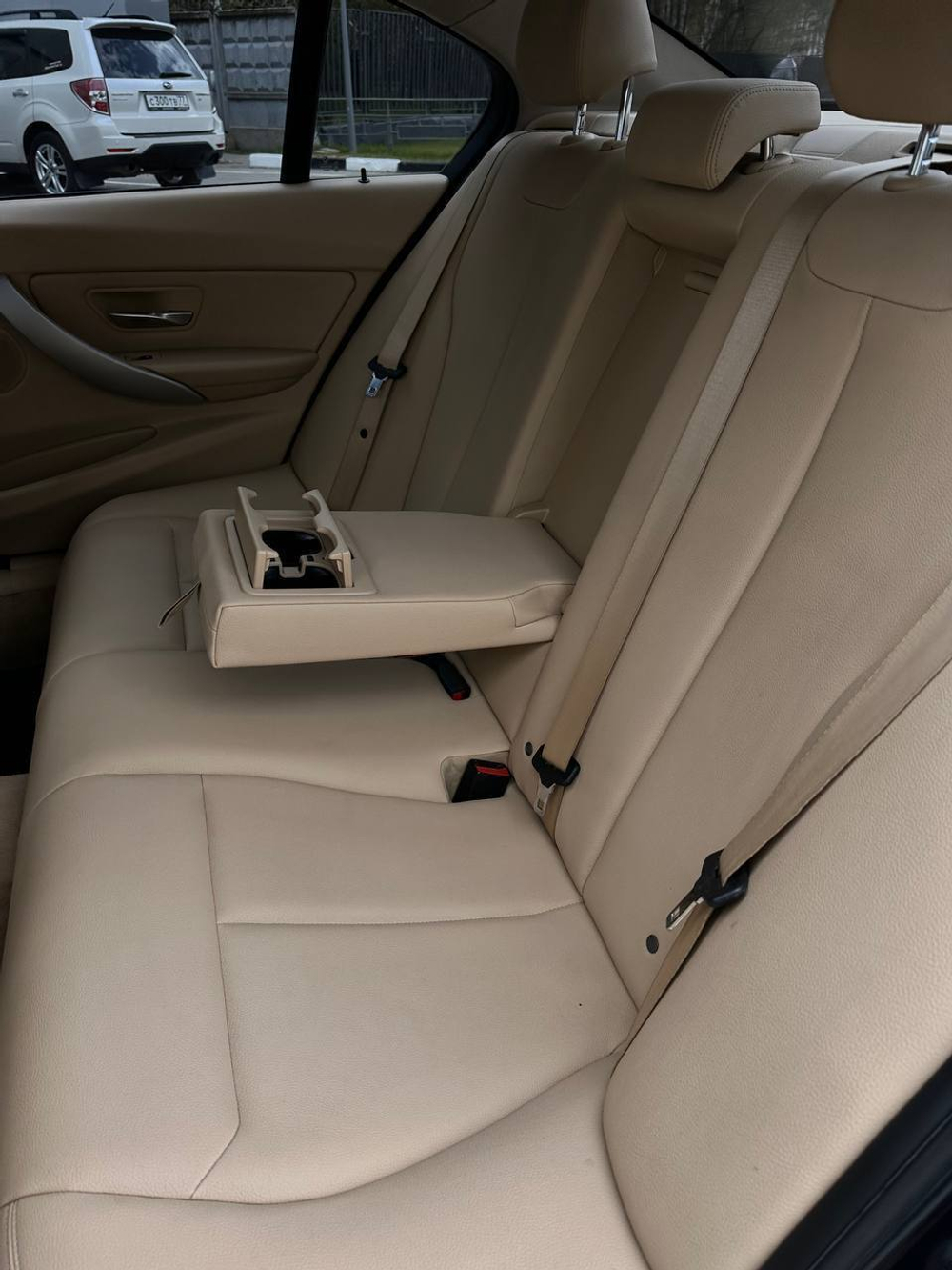 BMW 320i  2013 г.в.