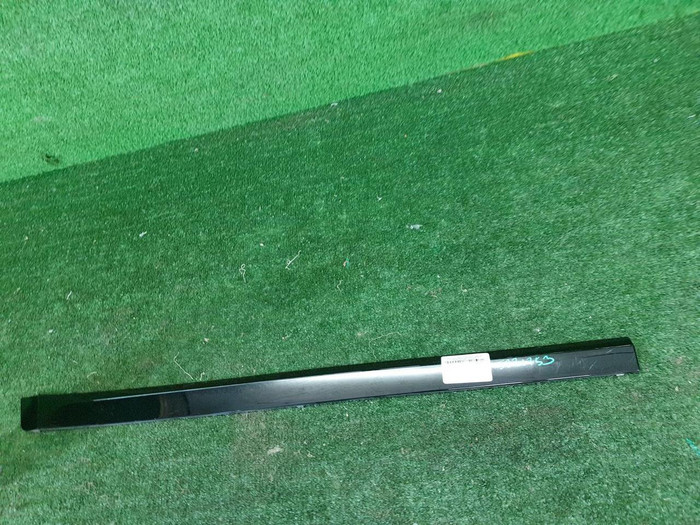 Молдинг двери задний правый Bentley Bentayga (2015-2020)