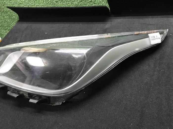 Стекло фары левое Kia Rio 4 FB (2017-2020)