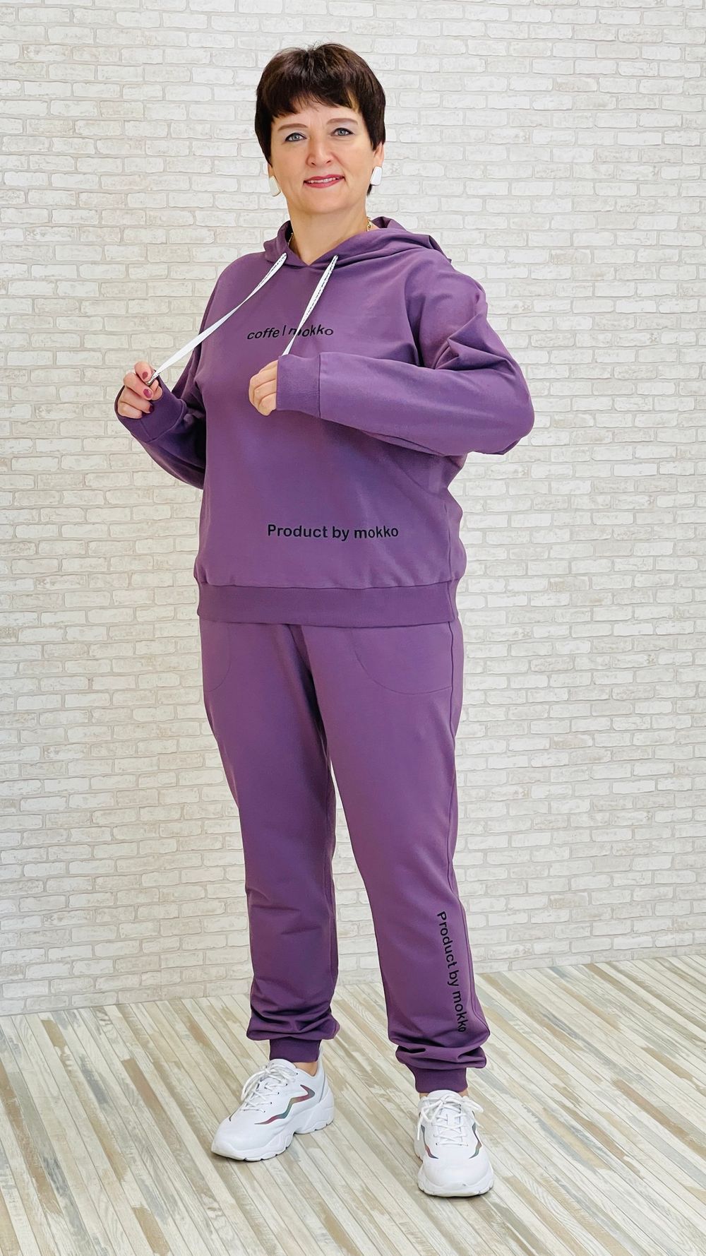 Спортивный костюм с худи и брюками