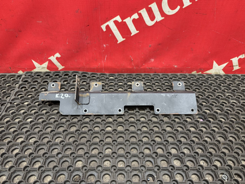 Кронштейн крыла левый 2020г