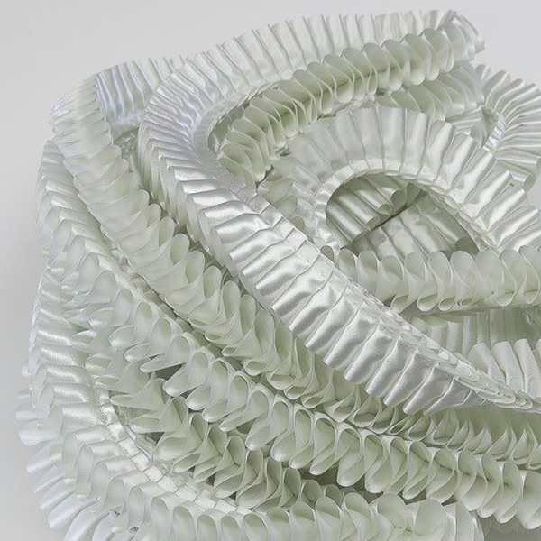 Лента плиссированная для наградных розеток. Цвет СЕРЕБРО. Код цвета 877С.