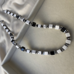 Чокер "Архитектура света" с натуральными камнями