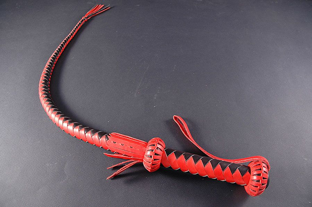 Кнут Поддай жару-1 из кожи - 75 см. (Цвет: черный с красным)