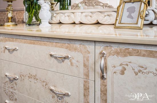 Комод ПАТРИСИЯ широкий корень крем глянец