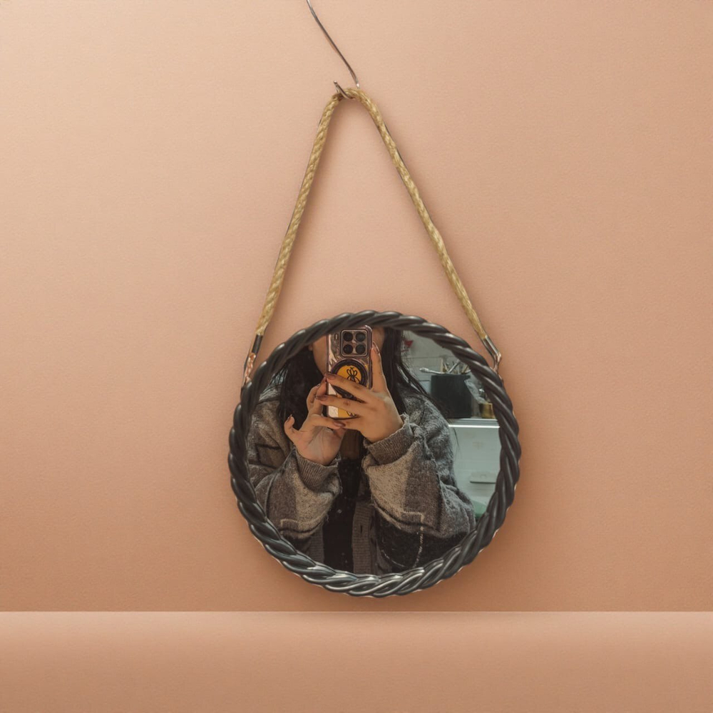 Круглое настенное зеркало