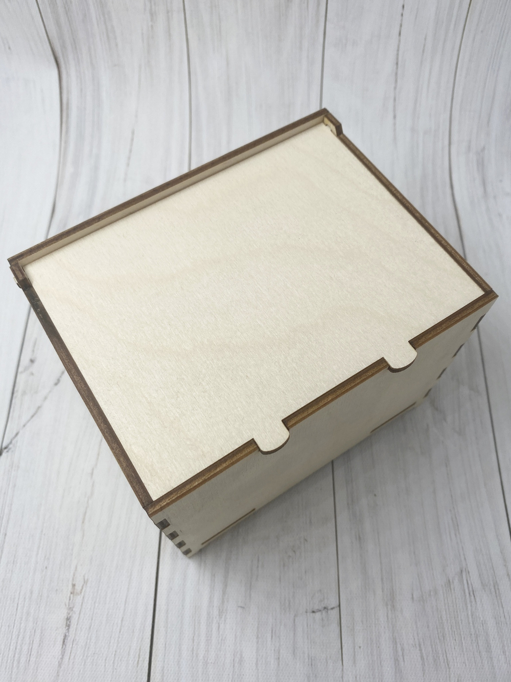 деревянная коробка