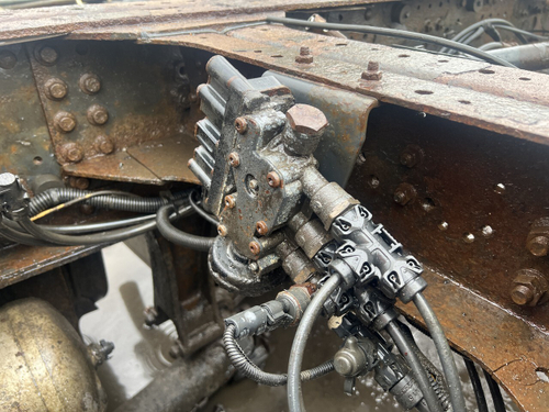 Кран уровня пола главный