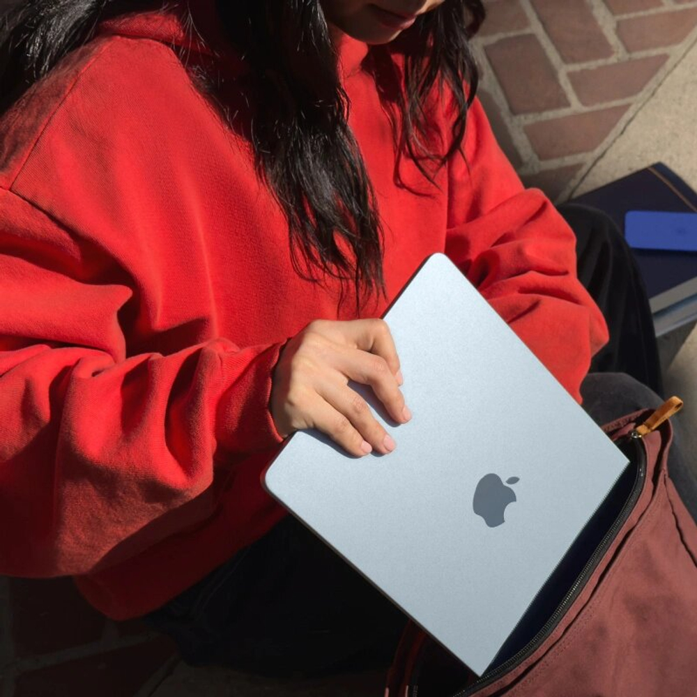 Ноутбук Apple MacBook Air 13" 2026 1Тб Тёмная Ночь (MDHF4) (M5, 10C CPU/8C GPU, 16Гб, 1Тб SSD)