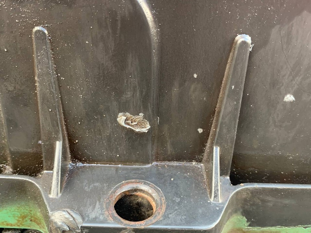 Крышка (следы ремонта) клапанная