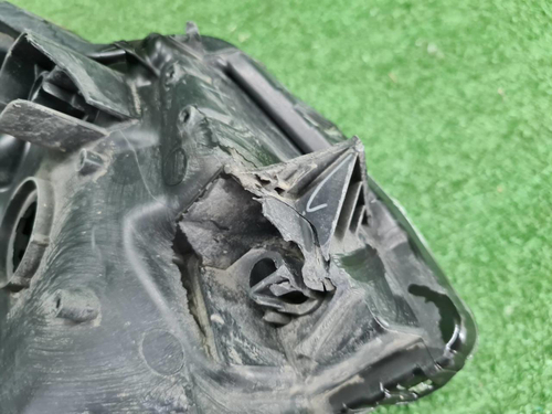 Битая Фара левая Suzuki Vitara 2 (2014-2019) галоген