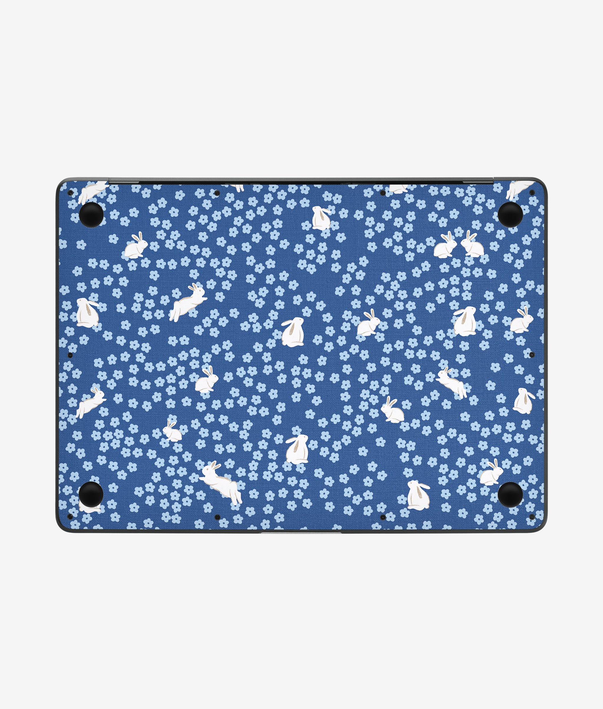 Виниловая наклейка BUNNY HILL для MacBook